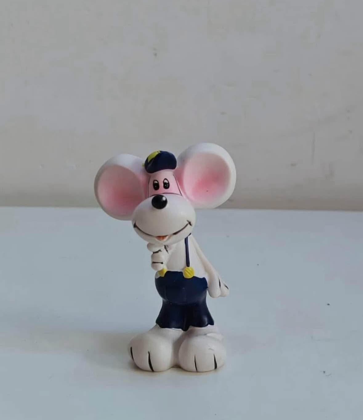 Vintage DIDDL Mouse 2.75" Vinyl Figure Figurine Pianeta Casa