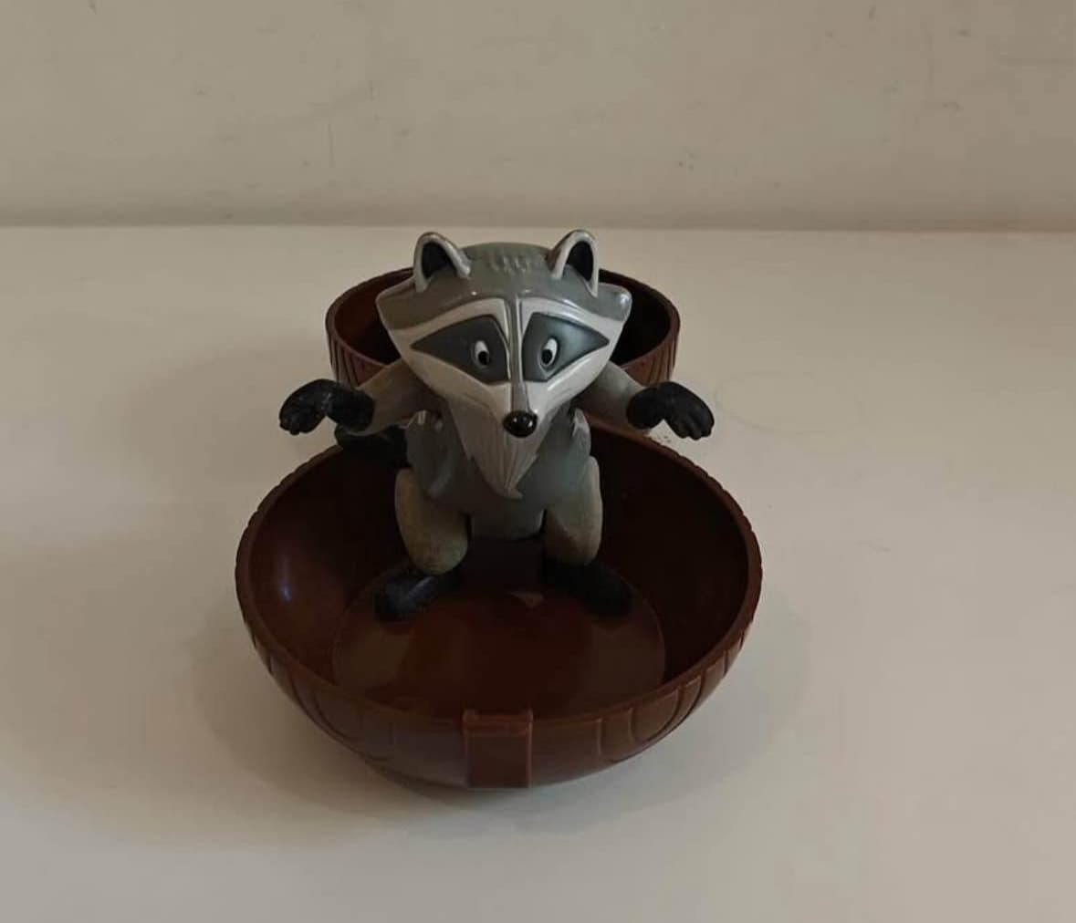 1995 Meeko Raccoon 2.75" McDonald's Action Figure Disney Pocahontas