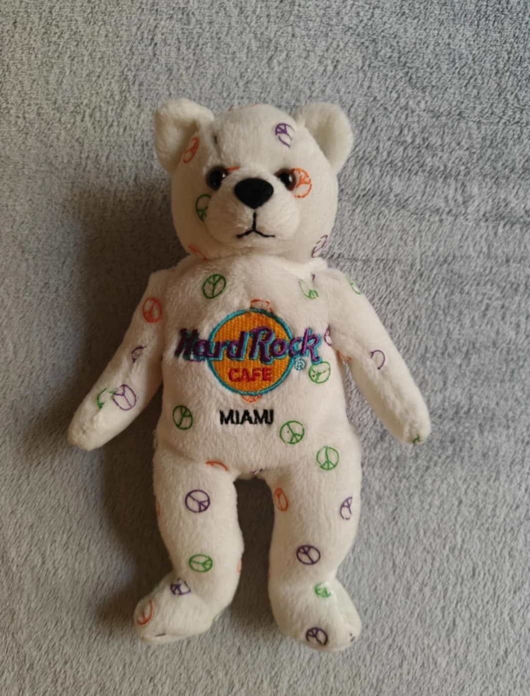 2004 Hard Rock Cafe Miami Limited Edition Herrington Peace Teddy Bear