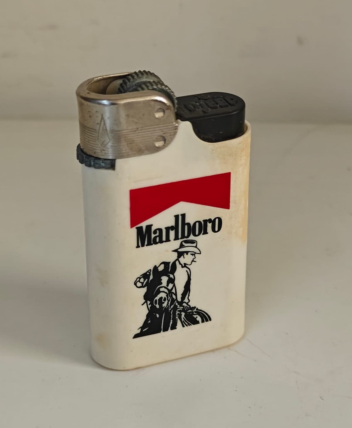 Vintage Marlboro Man Cowboy Lighter Djeep France - White/Red - For Collection