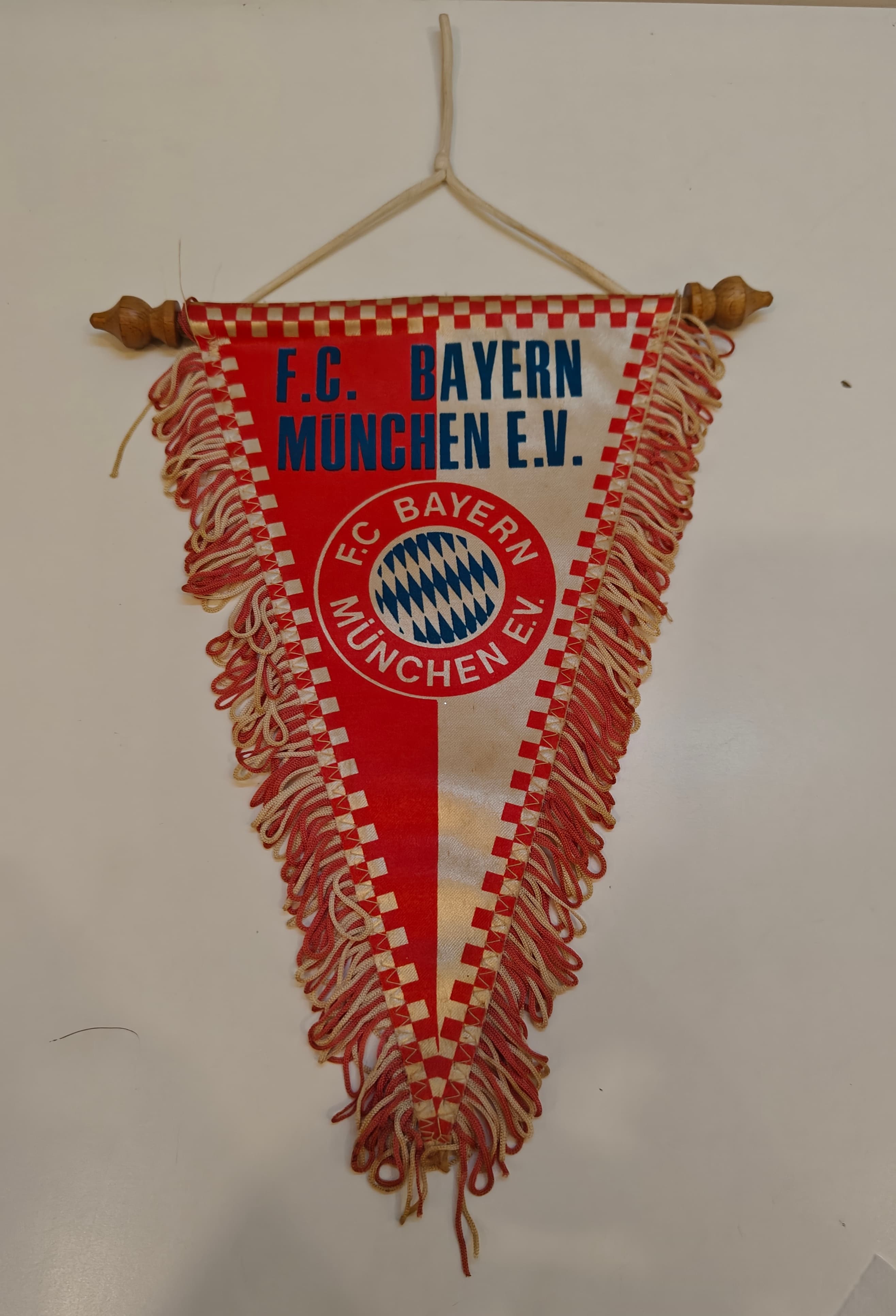 Vintage FC Bayern München E.V. Pennant 70s/80s Retro Logo