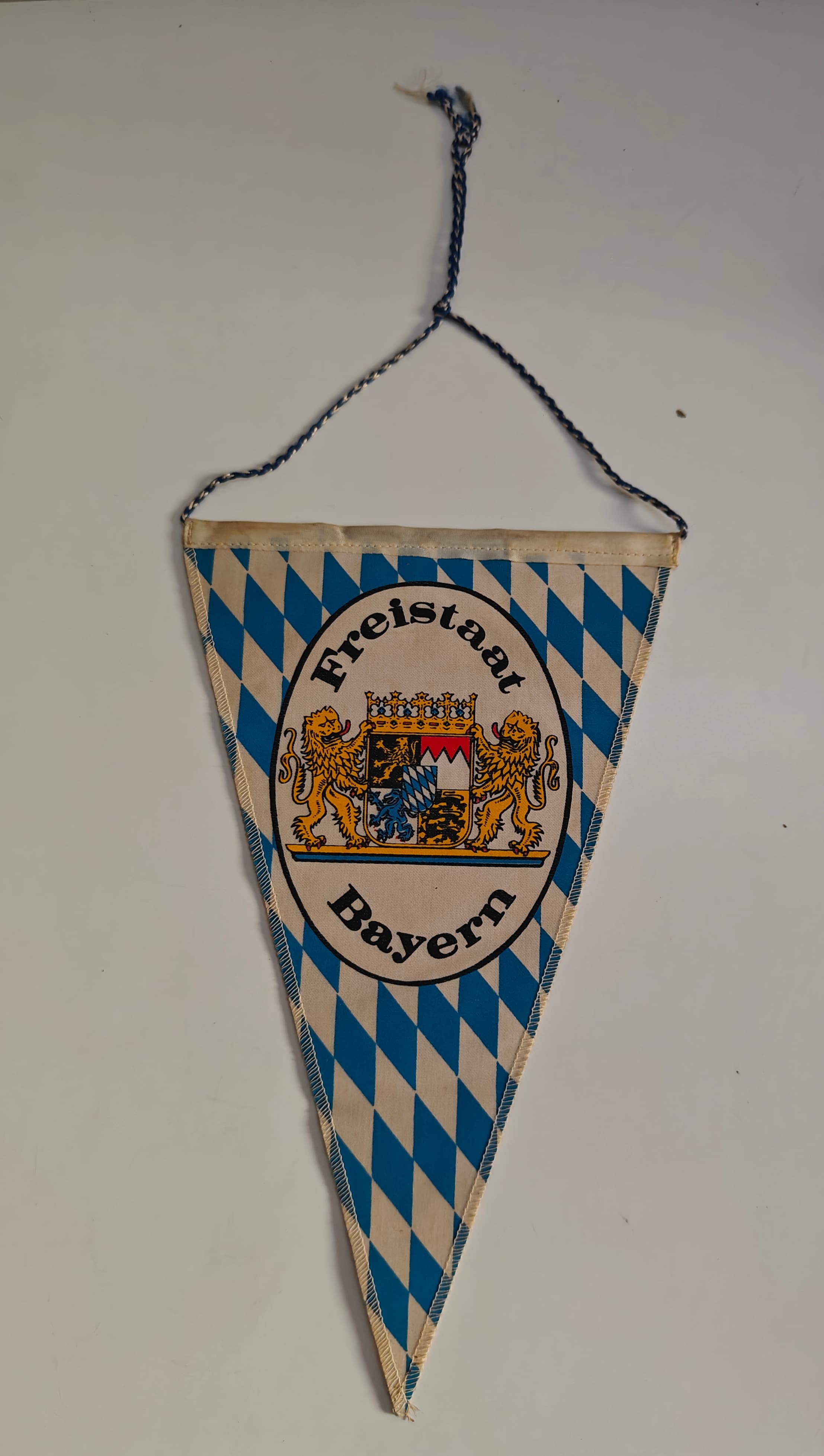 Vintage Freistaat Bayern Pennant - 10x6 inches Bavarian State Crest Flag Oktoberfest