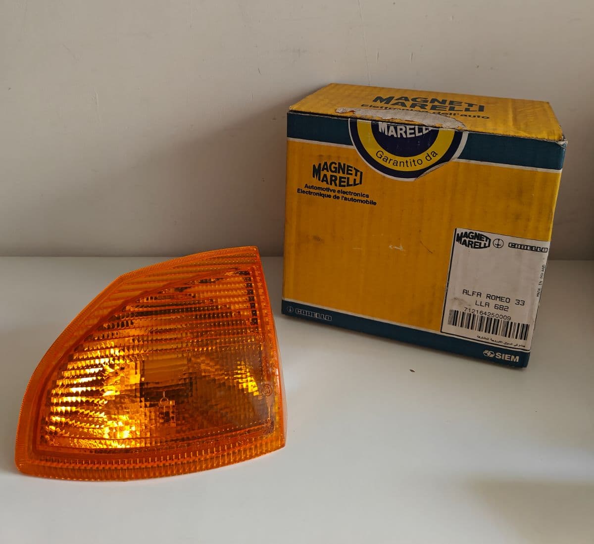 Alfa Romeo 33 Front Left Indicator Light Turn Signal Amber NOS Carello 16431748