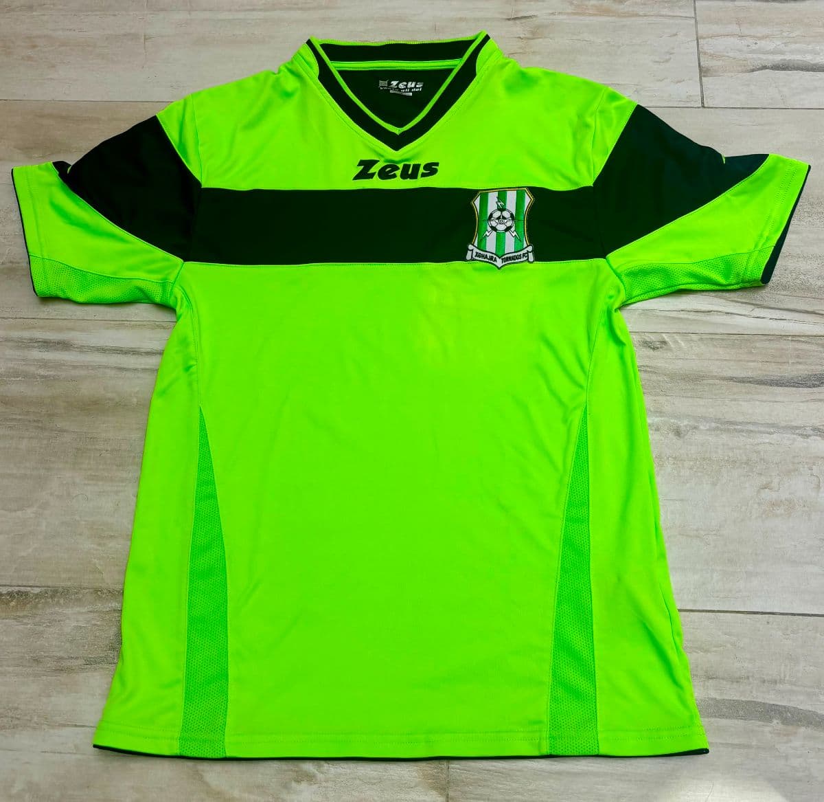 Vintage XGHAJRA TORNADOS FC Malta Football Shirt Soccer Jersey Zeus Neon Lime Green Size M Youth
