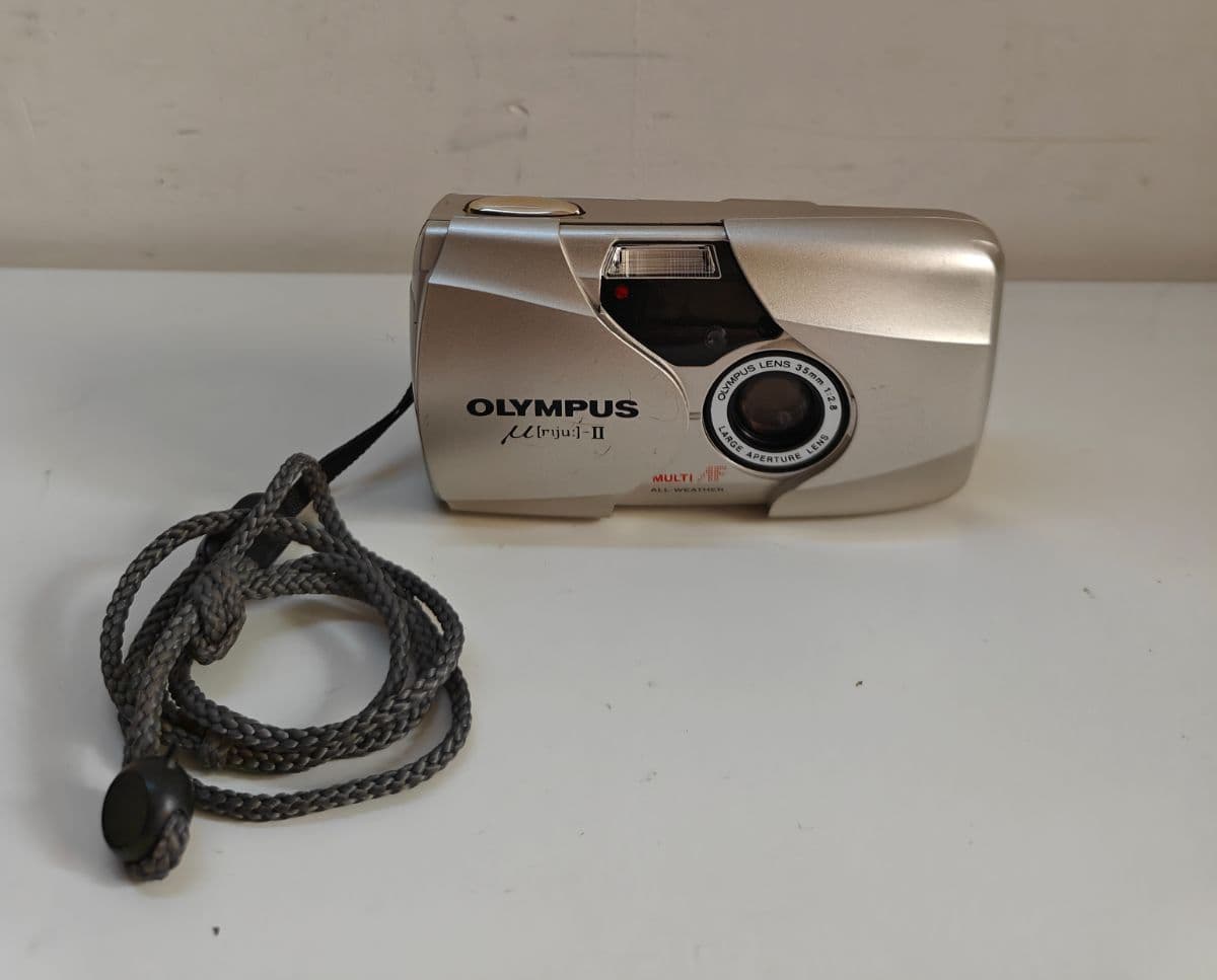 Olympus MJU II Stylus Epic 35mm Point & Shoot Film Camera Tested Working