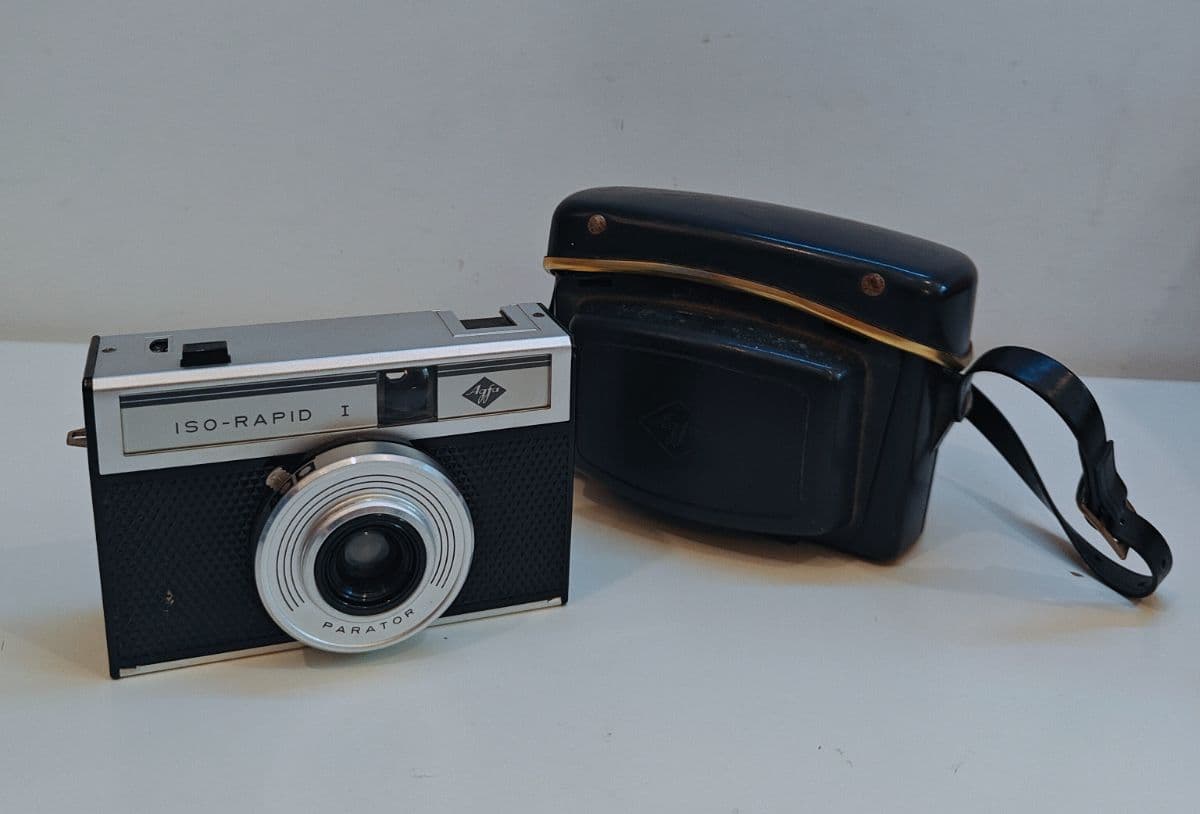 Vintage 1960s Agfa Iso-Rapid I Film Camera + Case - Great Condition