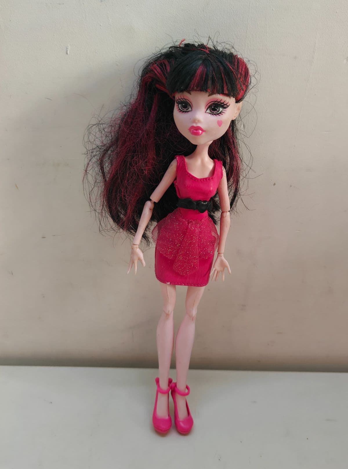 Monster High Draculaura Music Festival G1 2013 Doll - Dress Shoes & 1 Earring