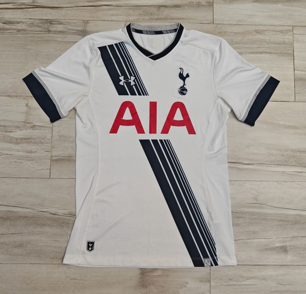 Tottenham Hotspur 2015-16 Home Shirt Under Armour AIA Spurs Jersey Size M Medium