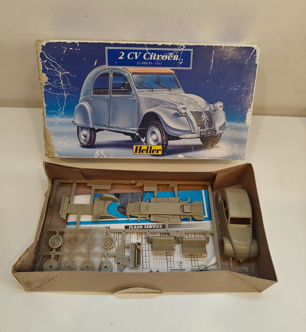 Vintage Heller Citroen 2CV Model Kit (1:43 Scale)